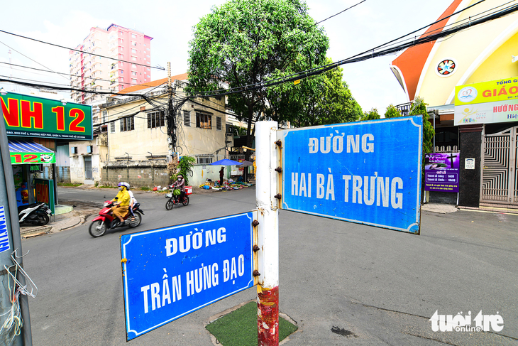 Sắp xếp lại tên đường ở TP.HCM: Làm sao tránh xáo trộn lớn? - Ảnh 1. Đường Trần Hưng Đạo, Hai Bà Trưng ở TP Thủ Đức đặt tên bị trùng tên đường ở trung tâm TP.HCM - Ảnh: QUANG ĐỊNH