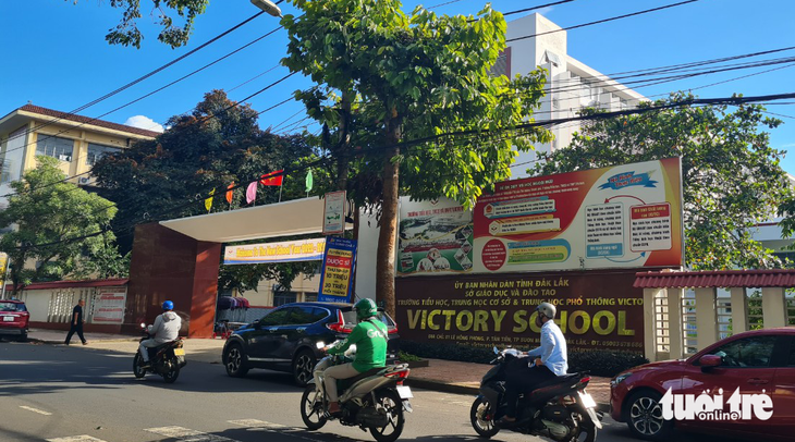 Buộc thôi việc một thầy giáo nhiều lần đánh học sinh - Ảnh 1. Buộc thôi việc một thầy giáo nhiều lần đánh học sinh - Ảnh 1.