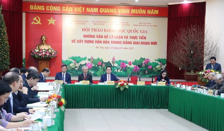 ht-1736935255283815783246 Cán bộ, đảng viên vi phạm kỷ luật, tham nhũng, không nêu gương thì 'không thể nói gì được' - Ảnh 1.