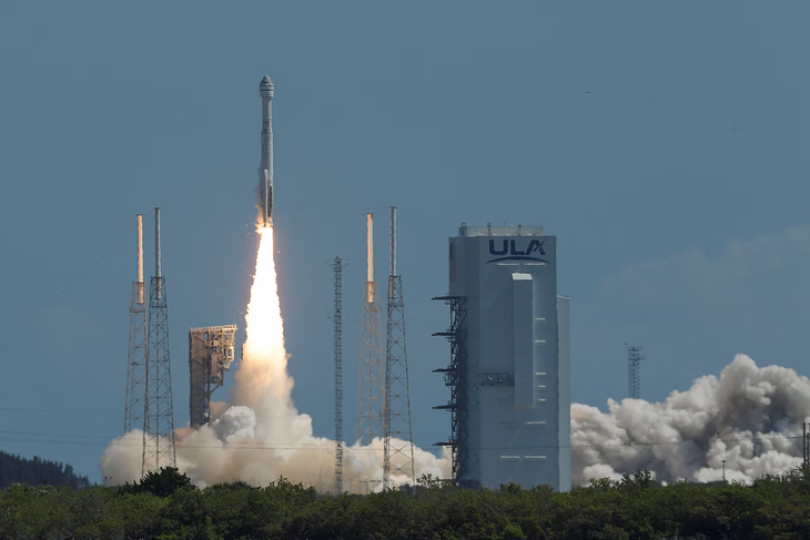 Tên lửa Atlas V mang theo tàu vũ trụ Starliner khởi hành ngày 5-6 tại Cape Canaveral, bang Florida - Ảnh: REUTERS