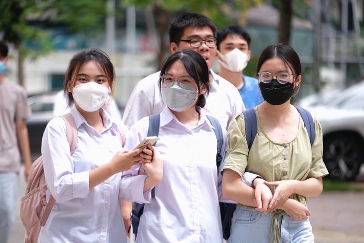 Chính thức: Thi tốt nghiệp THPT 2023 từ ngày 27-6, sáng 18-7 công bố điểm - Ảnh 1. Chính thức: Thi tốt nghiệp THPT 2023 từ ngày 27-6, sáng 18-7 công bố điểm - Ảnh 1.